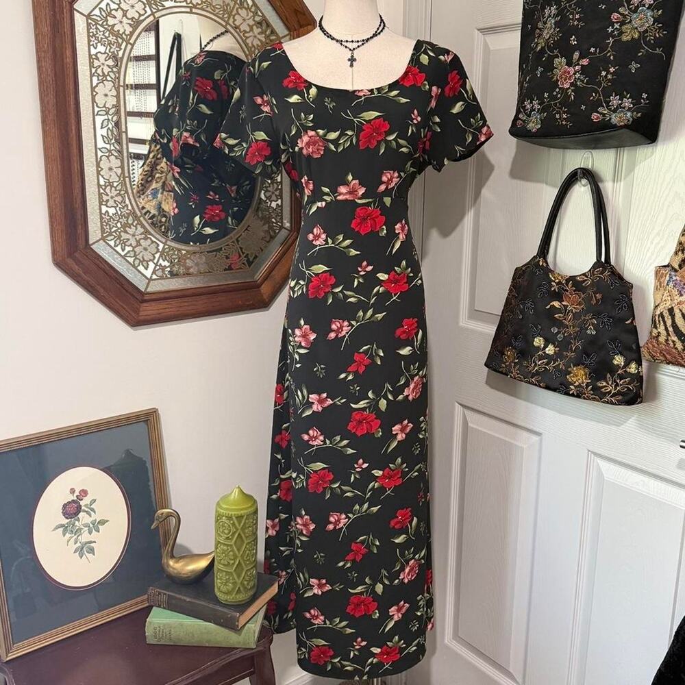 VTG 90s Tickets Black & Red Floral Romantic Rose Short Sleeve Lightweight Dress